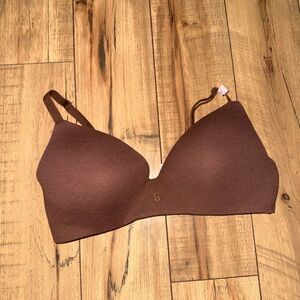 Brown Victoria’s Secret bra